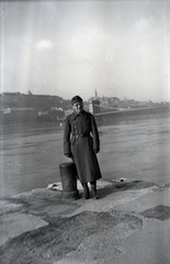 Hungary, Budapest V.,Budapest I., pesti alsó rakpart, a háttérben jobbra a Széchenyi Lánchíd, fent a Mátyás-templom., 1935, Barbjerik Ferenc, soldier, mooring bollard, Budapest, Fortepan #148186