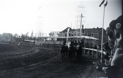 Magyarország, Budapest X., Albertirsai út, Mezőgazdasági kiállítás lovaspályája., 1931, Barbjerik Ferenc, fogat, jelvény, Weiss Manfréd-márka, Budapest, Fortepan #148200