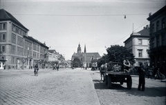 Szlovákia, Kassa, Fő utca (ulica Hlavná), szemben a Szent Erzsébet-főszékesegyház (Dóm)., 1939, Barbjerik Ferenc, kerékpár, lovaskocsi, járókelő, utcakép, életkép, villamos, gótika, székesegyház, városközpont, Fortepan #148205