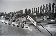 Magyarország, Miskolc,Miskolctapolca, (Görömbölytapolca) strandfürdő., 1931, Barbjerik Ferenc, strand, szabadidő, fürdőruha, jegenyefasor, Fortepan #148211