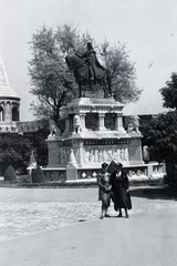 Magyarország, budai Vár, Budapest I., Szentháromság tér, Szent István szobra (Stróbl Alajos, 1906.) a Halászbástyánál., 1934, Barbjerik Ferenc, lovas szobor, Szent István-ábrázolás, Budapest, Stróbl Alajos-terv, Fortepan #148221