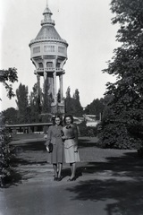 Hungary, Margit Islands, Budapest, Víztorony., 1936, Barbjerik Ferenc, fashion, women, Secession, water tower, handbag, double portrait, Art Nouveau architecture, Rezső Vilmos Ray-design, Szilárd Zielinski-design, Fortepan #148231