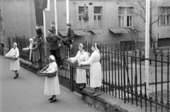 Magyarország, Budapest VII., a felvétel a Dózsa György út 82. előtt készült, április 4-i katonai díszszemle alkalmával., 1959, Barbjerik Ferenc, Budapest, Fortepan #148450