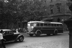 Hungary, Budapest VI., Andrássy út (Népköztársaság útja) 70., Különlegességi (Lukács) Cukrászda., 1958, Barbjerik Ferenc, pastry shop, trolley bus, Budapest, Fortepan #148516