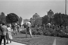 Bulgária, Szófia, plosad Banszki, háttérben a Helytörténeti Múzeum., 1959, Barbjerik Ferenc, park, Fortepan #148523