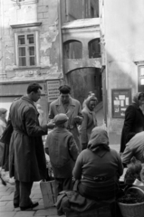 Szlovákia, Pozsony, Káptalan utca (Kapitulská) a Pázmány Péter (később Prépostská) utcával szemben., 1963, Barbjerik Ferenc, Csehszlovákia, Fortepan #148775