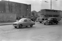 Németország, Berlin, Kelet-Berlin, Friedrichstrasse, szemben a Ziegelstrasse torkolata, jobbra Weidendammer Brücke., 1964, Barbjerik Ferenc, autóbusz, NDK, emeletes autóbusz, EMW 340, Wartburg 311/312, Kelet-Berlin, Fortepan #148827