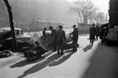 Hungary, Budapest VI., Teréz (Lenin) körút. a Dessewffy utcától a Zichy Jenő utca felé nézve, jobbra a Művész mozi neon reklámja látszik /Teréz körút 30. (Lenin körút 88.)/, 1958, Barbjerik Ferenc, Budapest, tram, wheelbarrow, Fortepan #148882