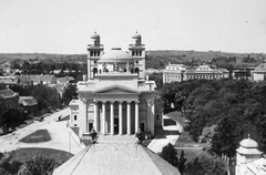 Magyarország, Eger, látkép a Líceum teraszáról a Főszékesegyházzal, jobbra az Igazságügyi palota (Törvényház)., 1938, Négyesi Pál, Bazilika, középület, klasszicizmus, székesegyház, Hild József-terv, harangtorony, Fortepan #14891