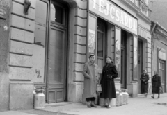 Magyarország, Miskolc, Tejcsárda a Hunyadi utca 4. számú ház jobb oldali épületrészében., 1959, Fortepan/Album027, tejivó, Fortepan #148935