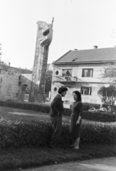 Magyarország, Székesfehérvár, Prohászka liget, Prohászka Ottokár emlékműve (Ohmann Béla, 1943.)., 1959, Fortepan/Album027, Fortepan #149040