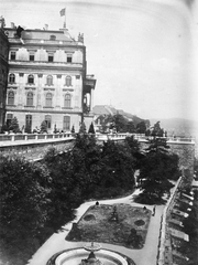 Hungary, Budapest I., a Várkert Keleti kis udvara., 1920, Barna Ádám, fountain, flag, picture, Budapest, Fortepan #14919