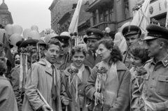 Magyarország, Budapest VII., Murányi utca a Thököly út felől a Garay tér felé nézve. Május 1-i felvonulók., 1959, Fortepan/Album027, május 1, Budapest, Fortepan #149195