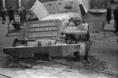 Magyarország, Budapest VIII., József körút, kiégett szovjet BTR-152 páncélozott lövészszállító jármű, háttérben a József utca., 1956, Fortepan/Album027, forradalom, járműroncs, Budapest, felirat, Fortepan #149263