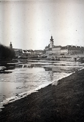 Hungary, Győr, Rába-part, balra a Székesegyház, jobbra a Karmelita-templom., 1920, Tóth Árpád, ice breaking, Fortepan #149476