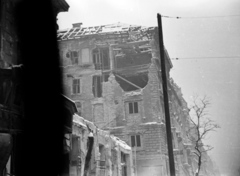 Hungary, Budapest IX., Üllői út, szemben a Berzenczey utca sarkán álló romos épület, benne a Tátra (később Balaton) mozi., 1957, Kiszely György, damaged building, Budapest, Fortepan #150509