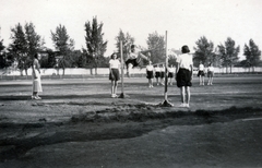 Hungary, Győr, Bisinger József sétány 32., Győr Szabad Királyi Város Női Felsőkereskedelmi Iskola (később Deák Ferenc Közgazdasági és Informatikai Szakközépiskola). III. osztályosok tornaórája az iskola udvarán., 1935, Varga Csaba dr., girl, high jump, Fortepan #150614