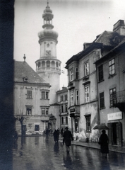 Magyarország, Sopron, Fő (Ferenc József) tér a Kolostor utcából nézve, szemben a Tűztorony, balra a Storno-ház., 1936, Varga Csaba dr., Fortepan #150647