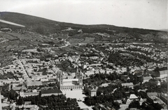 Magyarország, Pécs, légifotó a Szent Péter- és Szent Pál-székesegyházról, fent középen a Kikelet szálló., 1937, Varga Csaba dr., légi felvétel, katolikus, székesegyház, Fortepan #150737