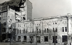 Ukrajna, Harkov, Pavlov (ekkor Rosa Luxemburg) tér, balra a romos Hotel Astoria., 1943, Varga Csaba dr., Fortepan #150848