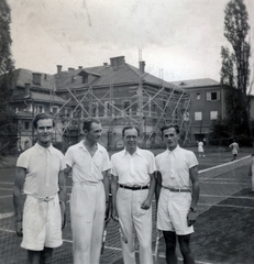 Magyarország, Diósgyőr, Miskolc, vasgyári teniszpályák., 1942, Kőszegi Anna, sport, szabadidő, csoportkép, tenisz, Fortepan #151164