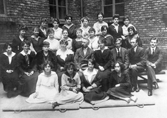 Hungary, 1932, Saly Noémi, class photo, tableau, teacher, gymnastic mat, Fortepan #15235