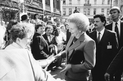 Magyarország, Budapest V., Vörösmarty tér, Margaret Thatcher brit miniszterelnök. A felvétel 1990. szeptember 19-én készült., 1990, Szigetváry Zsolt, Budapest, Fortepan #152458