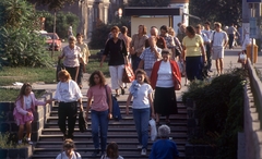 Magyarország, Budapest III., Flórián tér, a posta felőli aluljáró lejárója, háttérben a Pacsirtamező (Korvin Ottó) utca., 1990, Kölcsényi Zoltán, színes, Budapest, Fortepan #152947