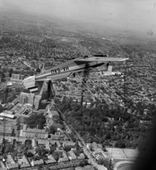 Magyarország, Békéscsaba, Zlin-526F Trener típusú repülőgép a város felett., 1974, MHSZ, közlekedés, csehszlovák gyártmány, légi felvétel, repülőgép, Zlin-márka, Zlin Z-526, műrepülés, lajstromjel, Fortepan #15295