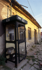 Hungary, Óbuda, Budapest III., telefonfülke a Bécsi út 63. számú ház előtt., 1989, Kölcsényi Zoltán, colorful, Budapest, Fortepan #153035