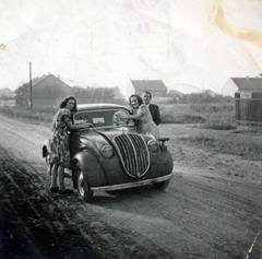 1938, Somló Cecília, Steyr-márka, Steyr 50/55 Baby, Nova-Technik Notek lámpa, lányok-járművek, Fortepan #153154