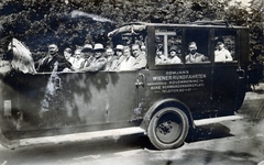 Austria, Vienna, a Domjan´s Wiener Rundfahrten társaság nyitott városnéző autóbusza., 1933, Somló Cecília, bus, sightseeing, Fortepan #153189