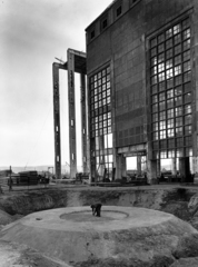 Hungary, Berente, (ekkor Kazincbarcikához tartozott), a Borsodi Hőerőmű építkezése, kémény alapozása a kazánház mellett., 1954, Ivánkay Kálmán, construction, groundwork, chimney, Fortepan #153508