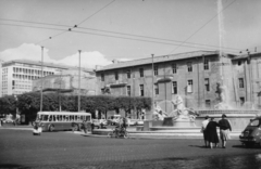 Italy, Rome, Piazza della Repubblica, jobbra a Najádok-kútja (Fontana delle Naiadi)., 1962, Koppány András, bus, Alfa-Romeo brand, , Fortepan #153908