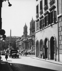 Italy, Rome, Via Agonale a Piazza Navona felé nézve. Szemben a Fontana dei Quattro Fiumi (Négy folyó szökőkútja), jobbra Fontana di Nettuno (Neptun-kút) és a templom a Sant&#39;Agnese in Agone., 1962, Koppány András, Fortepan #153917