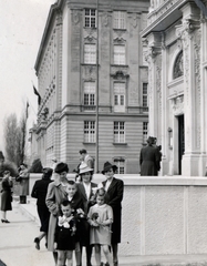 Magyarország, Budapest XI., Villányi út, jobbra a Szent Imre-templom, mögötte a Budai Ciszterci Szent Imre Gimnázium., 1939, Szesztay család, Budapest, Fortepan #154090