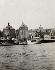 Svédország, Stockholm, Stadsholmen a tengerről, a Skeppsholmen írányából nézve. A két magas épület a Skeppsbron 18. és 20. számú épület., 1914, Szesztay család, kikötő, gőzhajó, Fortepan #154144