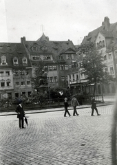 Németország, Nürnberg, Hans-Sachs-Platz (Spitalplatz), szemben a Hans Sachs emlékmű., 1914, Szesztay család, Fortepan #154168