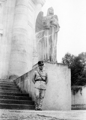 Szlovákia, Krasznahorkaváralja, Andrássy Franciska és Dénes mauzóleuma., 1936, Orosz Heléna, Csehszlovákia, angyal-ábrázolás, mauzóleum, Max Frick-terv, hátratett kéz, Fortepan #15419