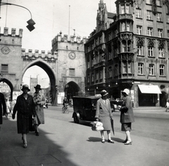 Németország, München, Neuhauser Strasse, jobbra a Herzog-Wilhelm-Strasse, szemben a Karlstor., 1931, Szesztay család, Fortepan #154228