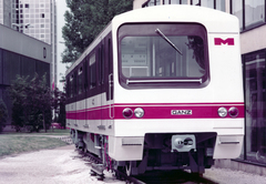 Magyarország, Budapest X., Albertirsai (Dobi István) úti vásárterület, a BKV részére gyártott Ganz–Hunslet G2 metrószerelvény motorkocsija., 1987, Surányi Sándor - György József, Ganz-márka, metró, Budapest, Ganz-Hunslet G2, Fortepan #154532