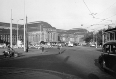 Németország, Lipcse, főpályaudvar., 1966, Orosz Heléna, vasút, motorkerékpár, taxi, Simson-márka, NDK, pályaudvar, Simson Schwalbe, William Lossow-terv, Max Hans Kühne-terv, Fortepan #15512