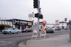 Amerikai Egyesült Államok, Los Angeles,Kalifornia állam, a South Vermont Avenue a Nyugati 3. utca sarkánál., 1976, Bogdan Celichowski, színes, Fortepan #155187