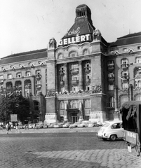 Magyarország, Budapest XI., Szent Gellért tér, Gellért Szálló., 1973, Orosz Heléna, teherautó, szálloda, Fiat-márka, automobil, idegenforgalom, Fiat 600, Budapest, Fortepan #15530