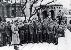 Magyarország, budai Vár,Halászbástya, Budapest I., német rohamtüzérek, turistaként ismerkednek a város nevezetességeivel., 1944, Fortepan, Budapest, katona, egyenruha, Fortepan #155545