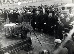 Magyarország, Kecskemét, a Kecskeméti Állami Mezőgazdasági Középiskola tangazdaságának avatása 1939. október 10-én. Az első sorban jobbra középen Hóman Bálint vallás- és közoktatásügyi miniszter és Szász Lajos államtitkár., 1939, Petőfi Sándor Városi Könyvtár Kiskőrös - Szász Lajos hagyatéka, híres ember, megemlékezés, Fortepan #155676