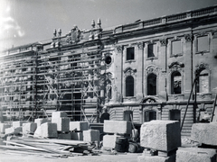 Magyarország, budai Vár, Budapest I., Budavári Palota (korábban Királyi Palota), a Nagy udvar, szemben felállványozva az Oroszlános kapu., 1958, Magyar Nemzeti Galéria/Adattári Gyűjtemény, Budapest, épületdísz, Fortepan #155811