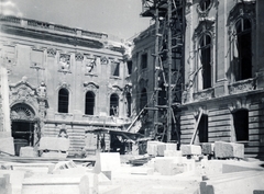 Magyarország, budai Vár, Budapest I., Budavári Palota (korábban Királyi Palota), a Nagy udvar., 1958, Magyar Nemzeti Galéria/Adattári Gyűjtemény, Budapest, állvány, építőanyag, Fortepan #155812