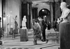 1957, Magyar Nemzeti Galéria/Adattári Gyűjtemény, visitors, sculpture, exhibition, Fortepan #155853