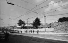 Hungary, Budapest I.,Budapest XII., Alkotás utca, szemben a Déli pályaudvar, háttérben a budai Várban lévő Hadtörténeti Múzeum látszik., 1962, Racsmány Dömötör, Budapest, Fortepan #155967